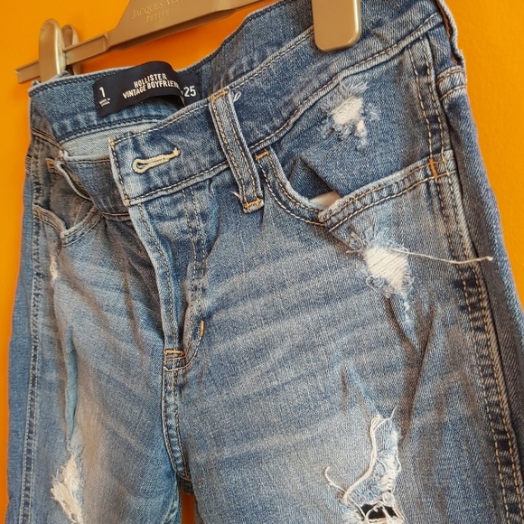 Hollister ripped jeans - Picture 2 of 2